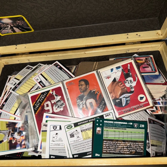 Assorted Trading Cards Collection - Picture 3 of 5